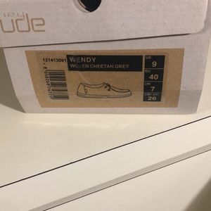 Hey dudes grey cheetah. Brand new with tags!